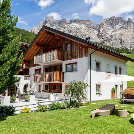 Apart Otel Flora Mountain San Cassiano (Badia)