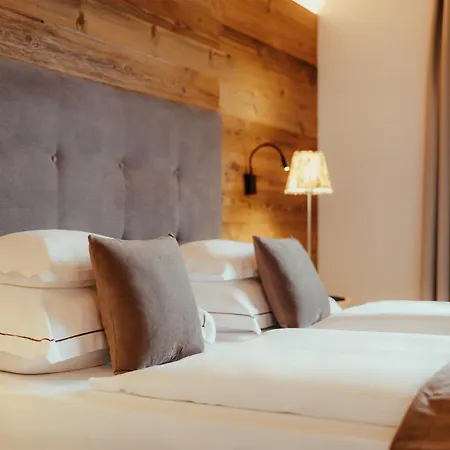 Flora Mountain Apart Otel San Cassiano (Badia)